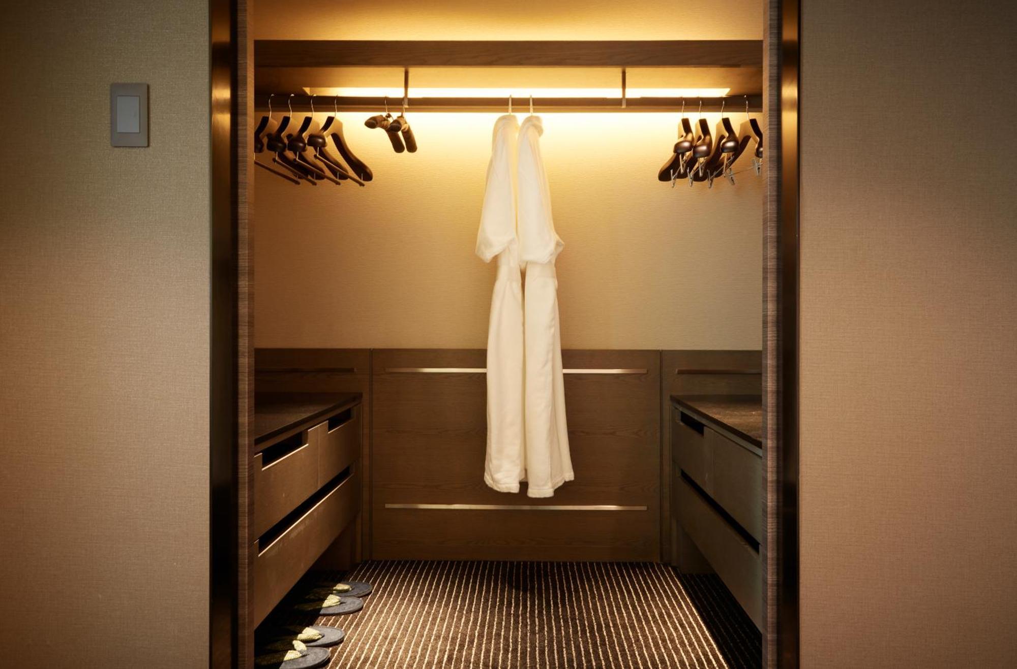 Hotel New Otani Tokyo The Main Екстер'єр фото A walk-in closet